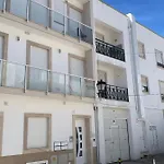 Hyper Centre, Beach 80M, Parking Available, Air Conditioning Appartement Nazaré