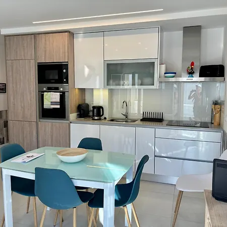 Hyper Centre, 80m, Parking Available, Air Conditioning Appartement