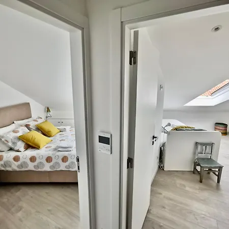 Hyper Centre, 80m, Parking Available, Air Conditioning Appartement Nazaré